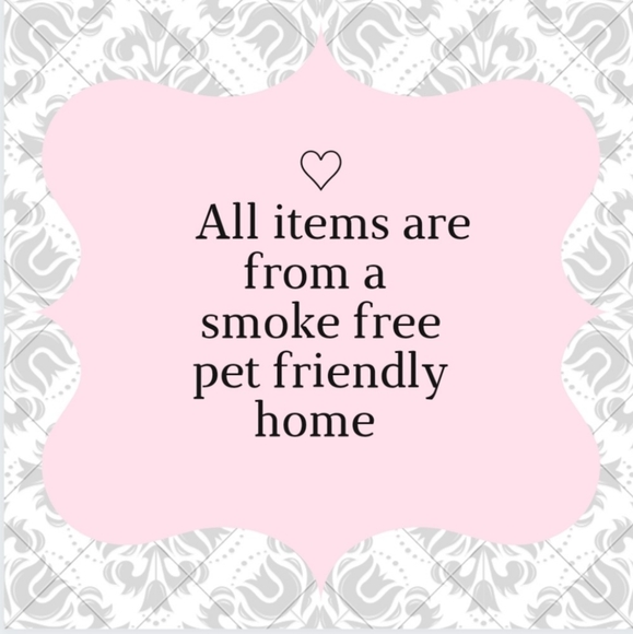 A items from a smoke free pet friendly home 💕 - Picture 1 of 1